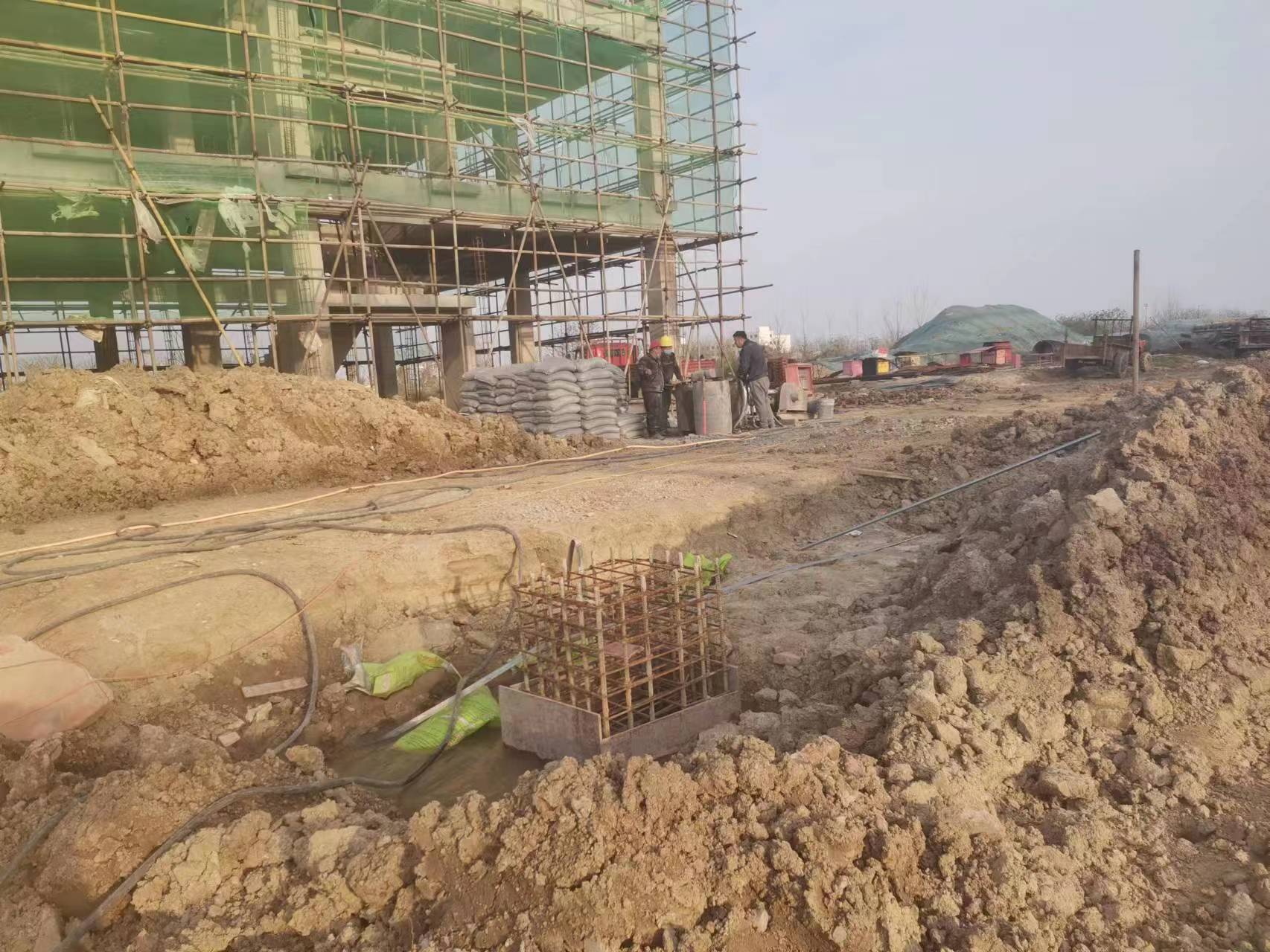 金塔当桥梁出现裂缝的时候应该及时加固修补